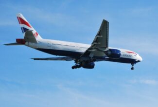 British Airways Boeing 777 on Transatlantic Flight Returns to Gatwick due to 'Cracked Windscreen