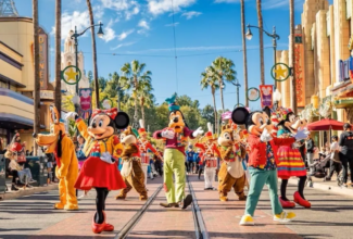 Holiday-Themed Activities and Decor to Return at Disneyland in November