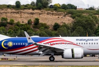 Malaysia Airlines Welcomes First 737-8 as Part of Fleet Modernization