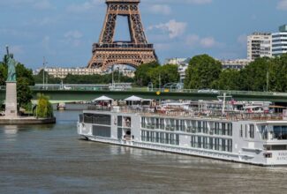 The Must-Visit Paris Bistro with Unlimited Chocolate Mousse