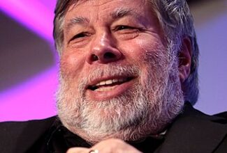 Steve Wozniak Criticizes Elon Musk for Leadership Style and Tesla Design Issues