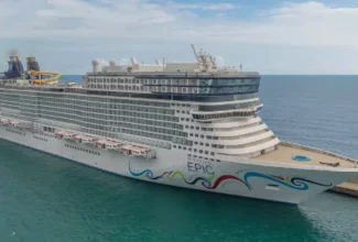 Strong Winds Disrupt Norwegian Epic Docking in Sicily