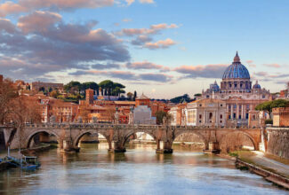 Exploring Rome's Culinary Scene: Discover Iconic Dishes and Top Restaurants