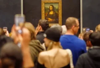 Tourist Crowds Force Cities to Rethink Access