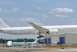 Singapore Airlines’ First Boeing 777-9 Takes Flight