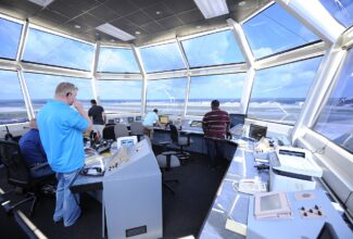 Thousands of U.S. Air Traffic Controllers Working Unpaid in Shutdown
