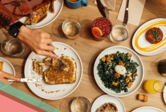 American Airlines Serves 1920s Classics for 100th